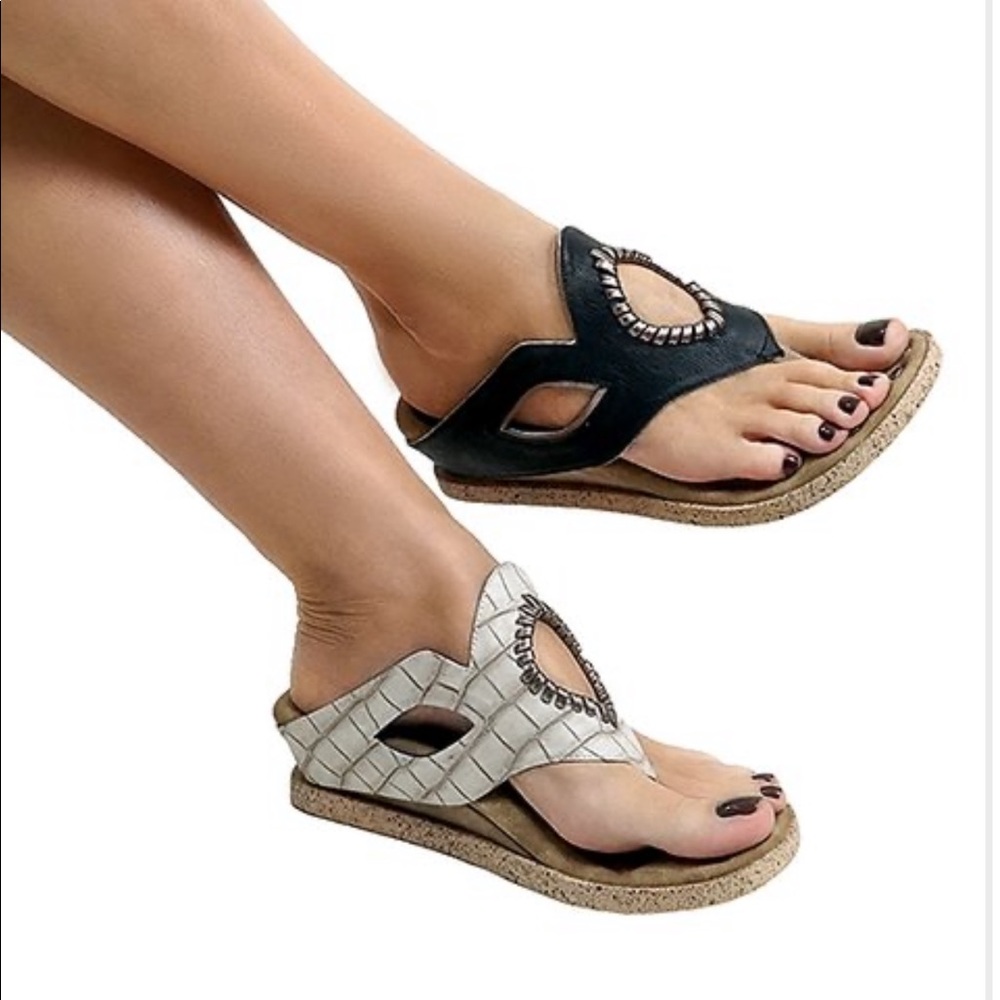 Modzori Lirah reversible sandals!!